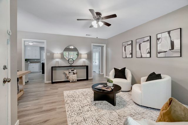 1710 Plymouth Drive N, Irving, TX 75061