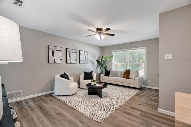 1710 Plymouth Drive N, Irving, TX 75061