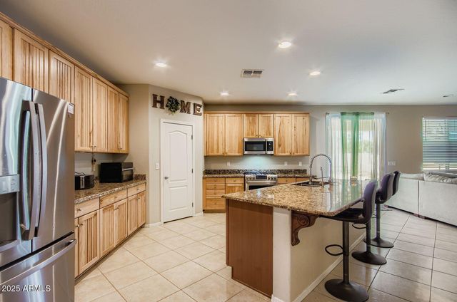 42574 W CHIMAYO Drive, Maricopa, AZ 85138