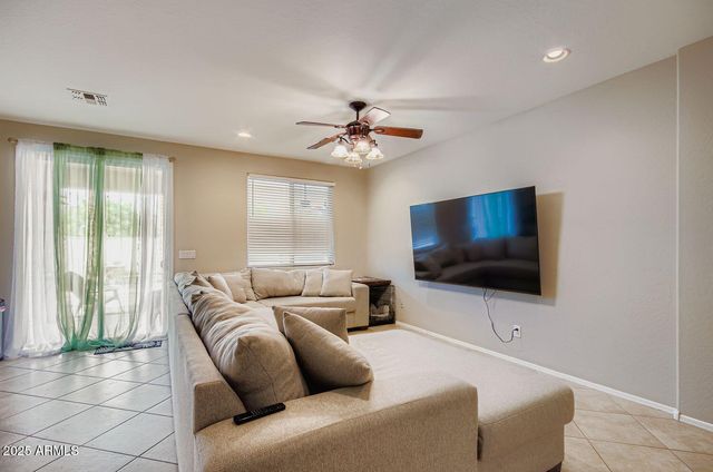 42574 W CHIMAYO Drive, Maricopa, AZ 85138