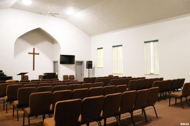 2901 N PROSPECT Road, Peoria, IL 61603