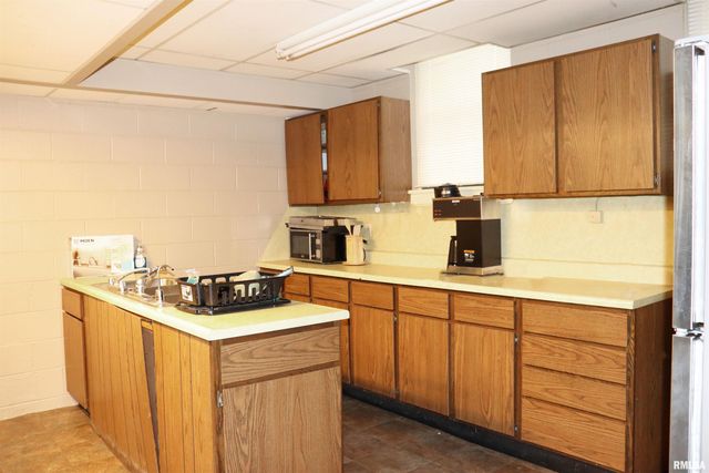 2901 N PROSPECT Road, Peoria, IL 61603