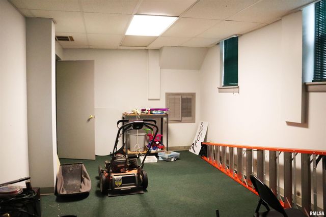 2901 N PROSPECT Road, Peoria, IL 61603