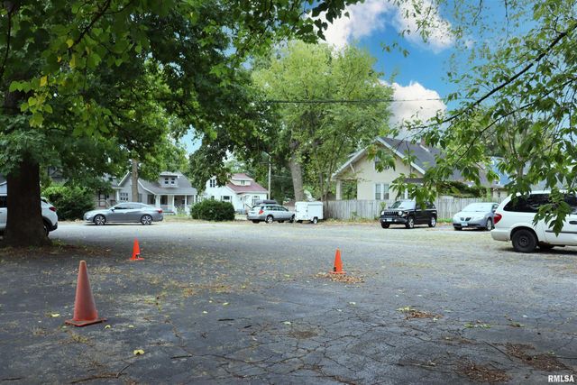 2901 N PROSPECT Road, Peoria, IL 61603