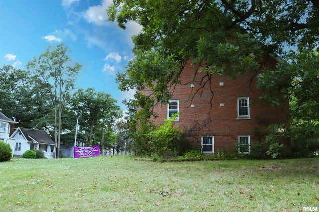 2901 N PROSPECT Road, Peoria, IL 61603