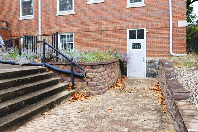 2901 N PROSPECT Road, Peoria, IL 61603