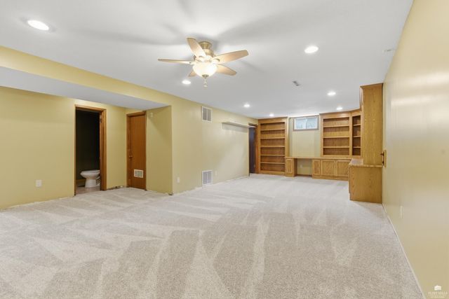 2304 Terry Way, Manhattan, KS 66502