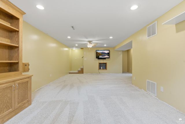 2304 Terry Way, Manhattan, KS 66502