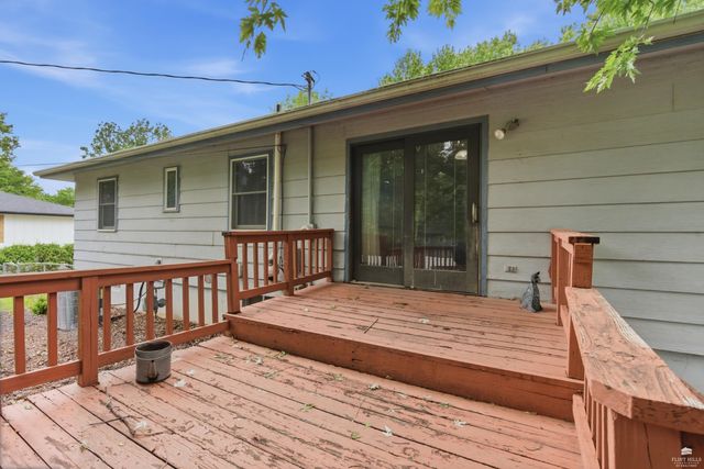 2304 Terry Way, Manhattan, KS 66502