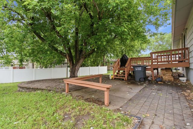 2304 Terry Way, Manhattan, KS 66502