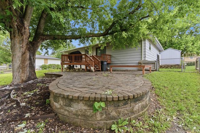 2304 Terry Way, Manhattan, KS 66502