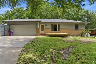 2304 Terry Way, Manhattan, KS 66502