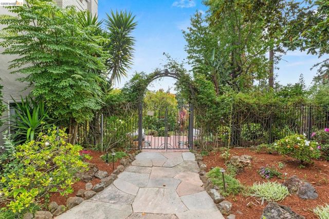 21 Selborne Drive, Piedmont, CA 94611