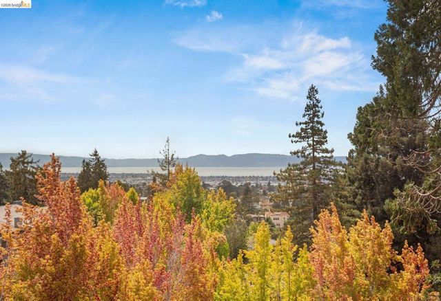 21 Selborne Drive, Piedmont, CA 94611