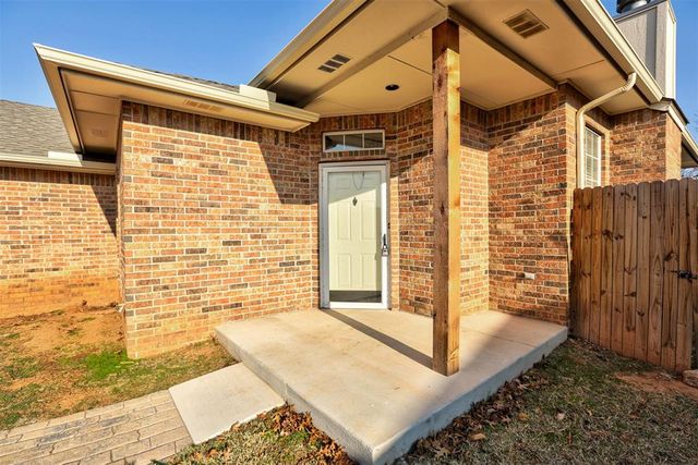 909 Pruett Drive, Edmond, OK 73003