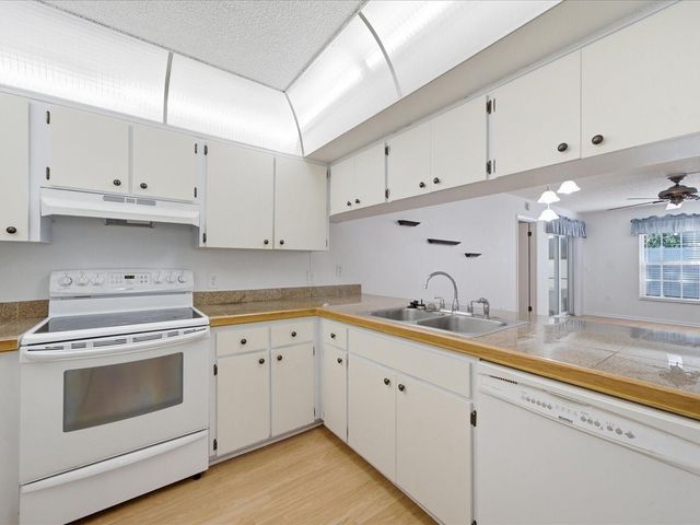 12130 SPARTAN WAY 103, Hudson, FL 34667