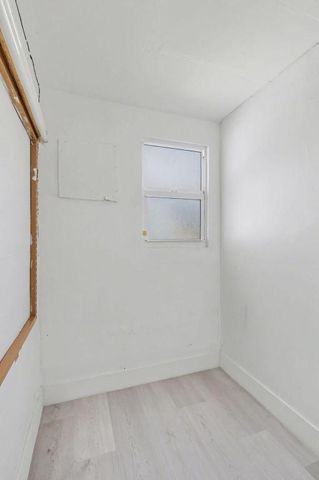 4005 NW 76th Avenue, Coral Springs, FL 33065