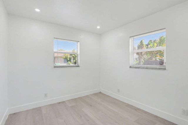 4005 NW 76th Avenue, Coral Springs, FL 33065