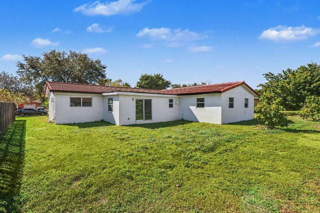 4005 NW 76th Avenue, Coral Springs, FL 33065