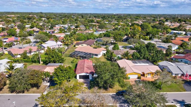 4005 NW 76th Avenue, Coral Springs, FL 33065