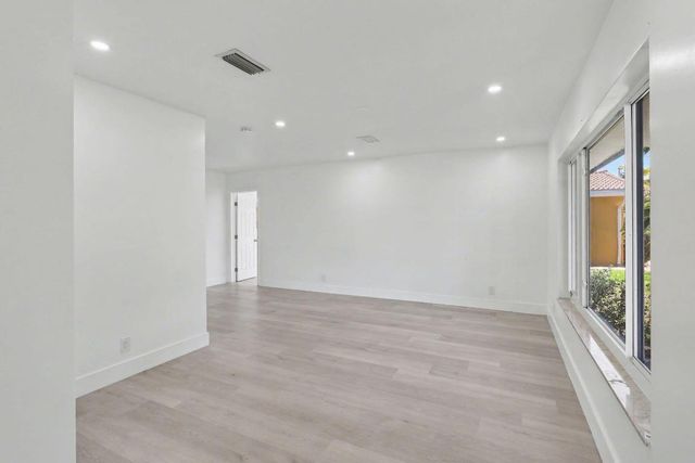 4005 NW 76th Avenue, Coral Springs, FL 33065