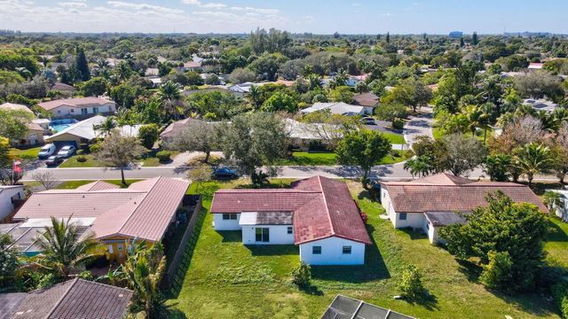 4005 NW 76th Avenue, Coral Springs, FL 33065