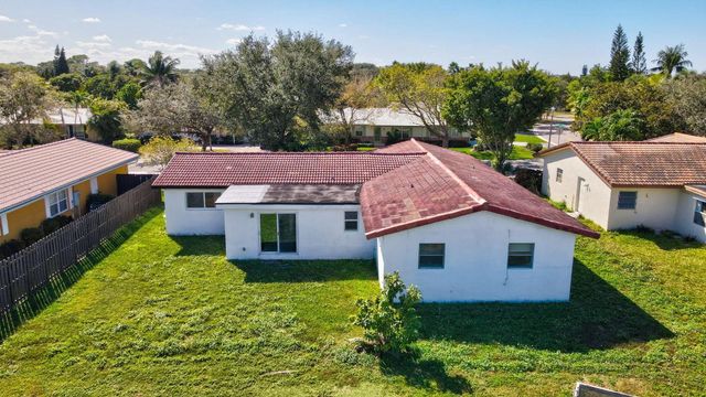 4005 NW 76th Avenue, Coral Springs, FL 33065