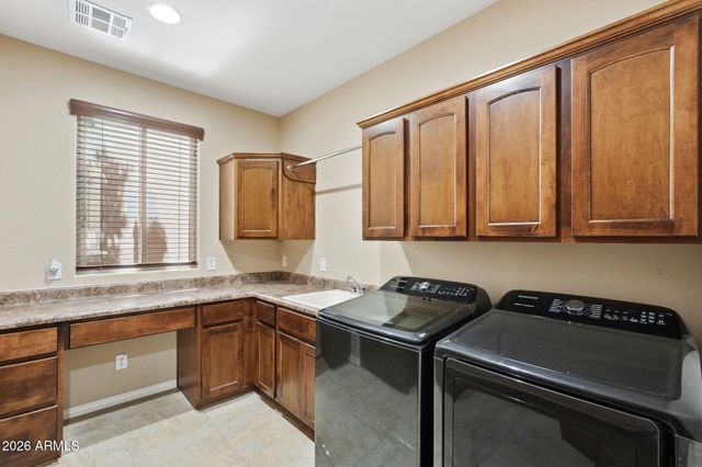 1756 E AZAFRAN Trail, Queen Creek, AZ 85140