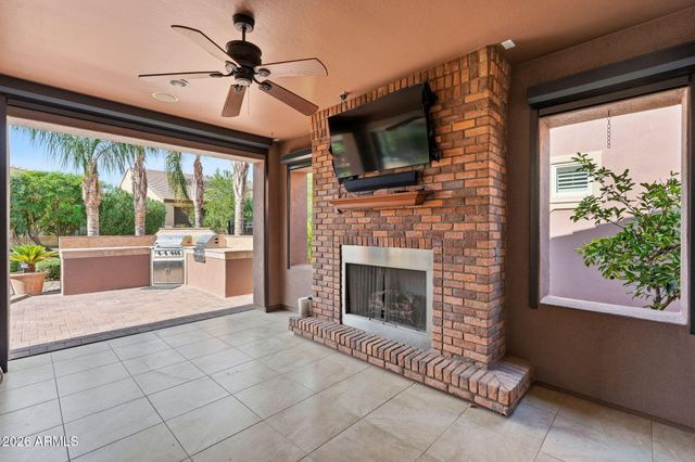1756 E AZAFRAN Trail, Queen Creek, AZ 85140