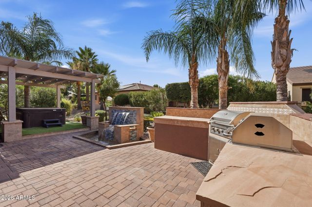 1756 E AZAFRAN Trail, Queen Creek, AZ 85140