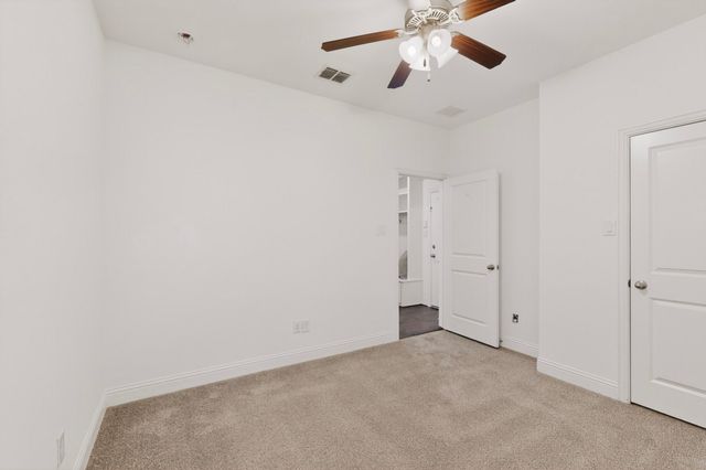 604 Warwick Boulevard, Lewisville, TX 75056