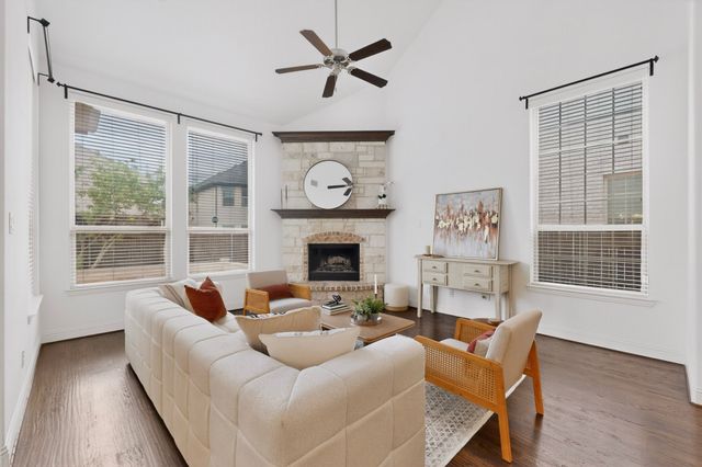 604 Warwick Boulevard, Lewisville, TX 75056