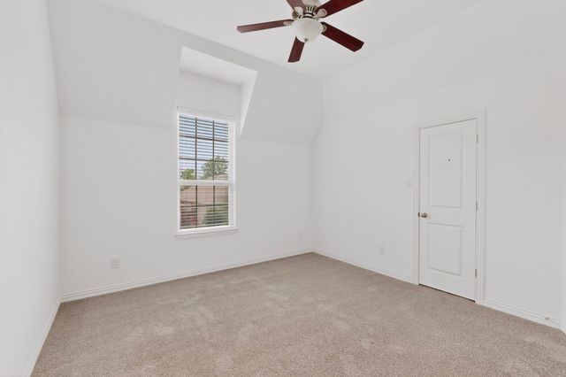604 Warwick Boulevard, Lewisville, TX 75056