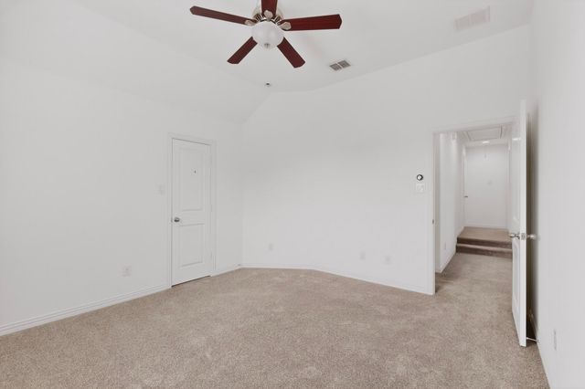 604 Warwick Boulevard, Lewisville, TX 75056