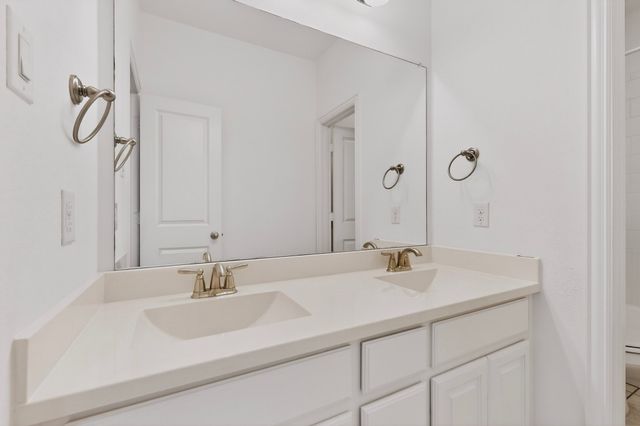 604 Warwick Boulevard, Lewisville, TX 75056