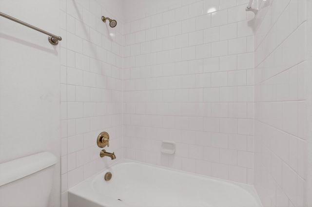 604 Warwick Boulevard, Lewisville, TX 75056