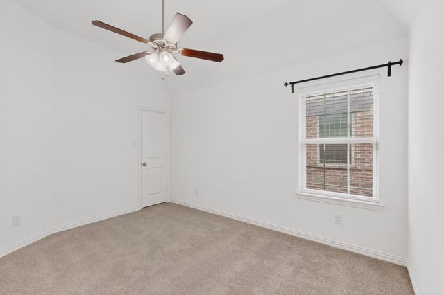 604 Warwick Boulevard, Lewisville, TX 75056