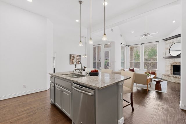 604 Warwick Boulevard, Lewisville, TX 75056