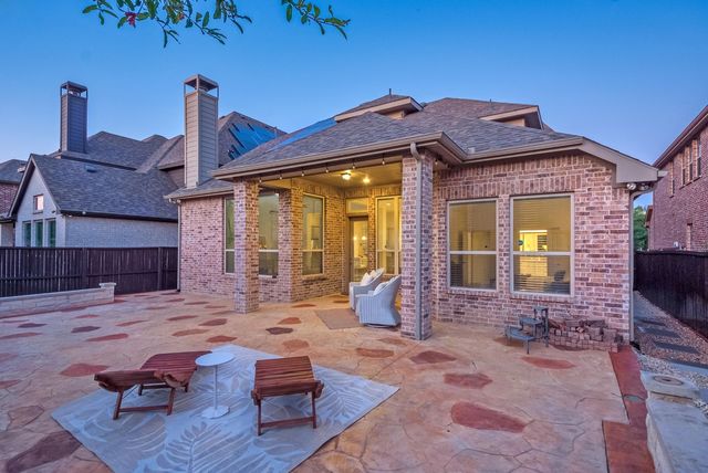 604 Warwick Boulevard, Lewisville, TX 75056