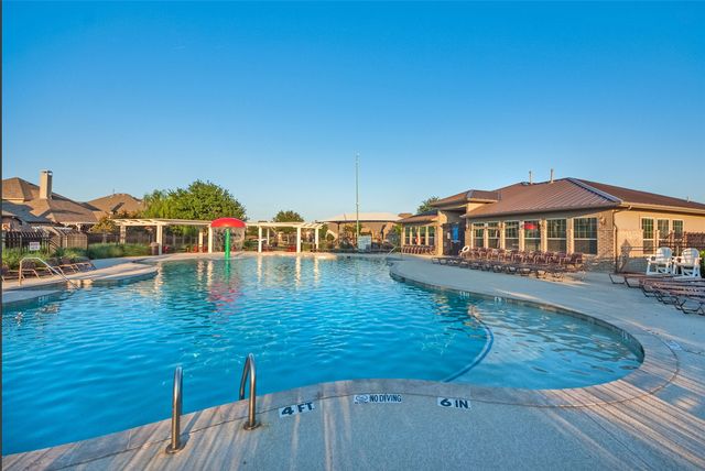 604 Warwick Boulevard, Lewisville, TX 75056