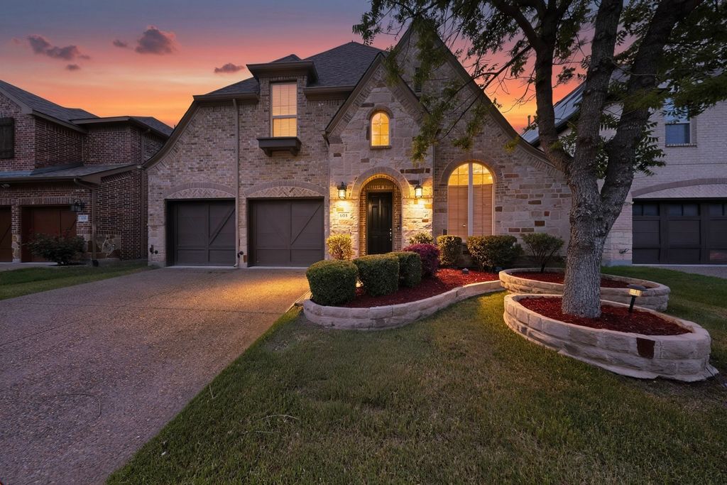 604 Warwick Boulevard, Lewisville, TX 75056