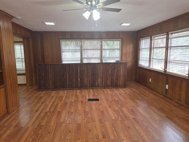 710 NE 11TH AVENUE, Gainesville, FL 32601