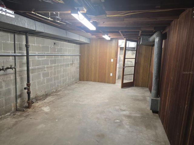710 NE 11TH AVENUE, Gainesville, FL 32601