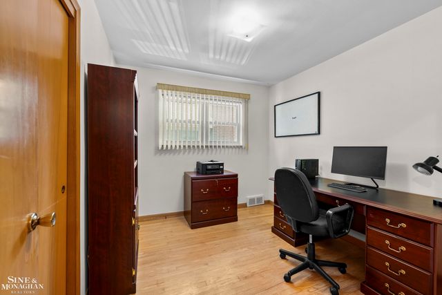 20919 Ardmore Park Drive, Saint Clair Shores, MI 48081