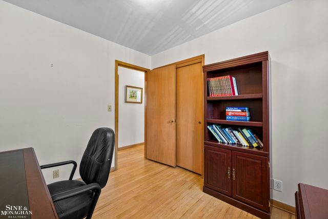 20919 Ardmore Park Drive, Saint Clair Shores, MI 48081