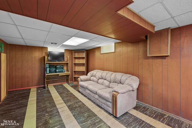 20919 Ardmore Park Drive, Saint Clair Shores, MI 48081