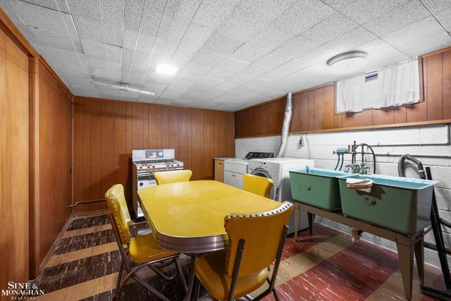20919 Ardmore Park Drive, Saint Clair Shores, MI 48081