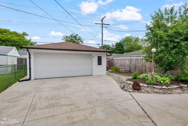 20919 Ardmore Park Drive, Saint Clair Shores, MI 48081