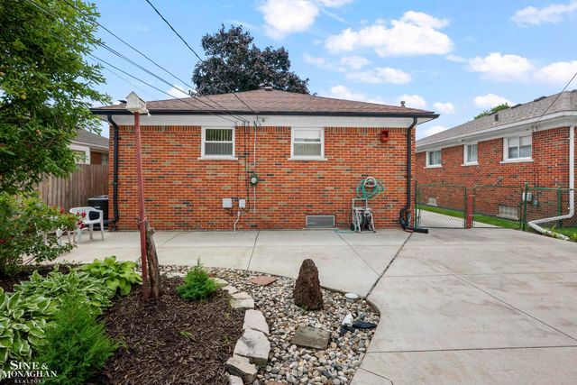 20919 Ardmore Park Drive, Saint Clair Shores, MI 48081