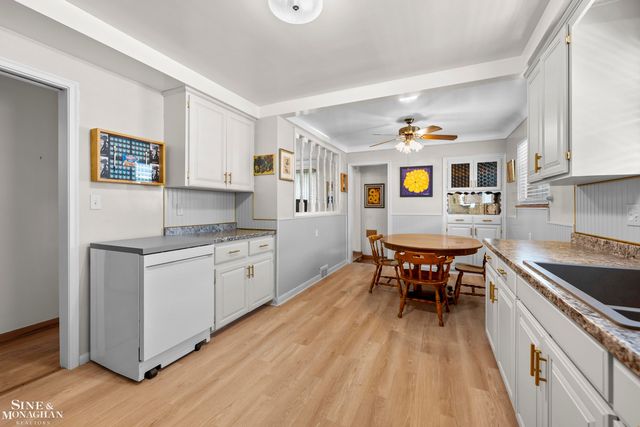 20919 Ardmore Park Drive, Saint Clair Shores, MI 48081